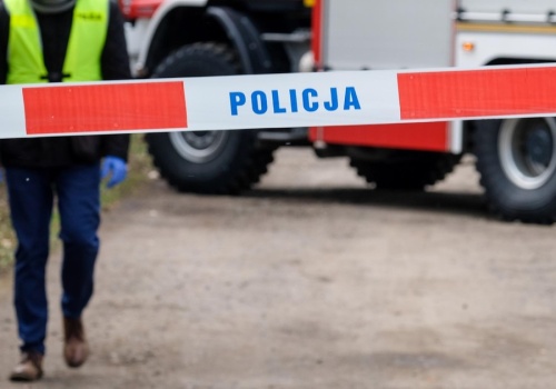 Akcja służb w Rudniku. Eksperci sprawdzają zawartość tajemniczego znaleziska