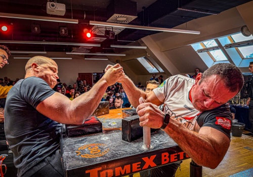 Racibórz areną krajowej rywalizacji. Na zamku trwają XXVI Mistrzostwa Polski w Armwrestlingu