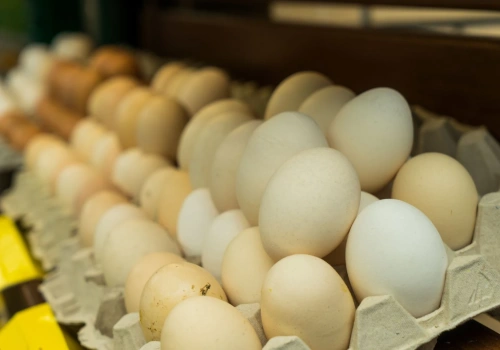 Ile jajek kupisz na Wielkanoc 2026? Ceny rosną szybciej niż pensje