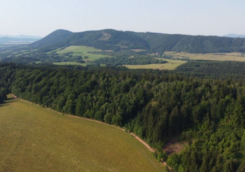 Mało kto słyszał o tych górach w Polsce. Łatwe szlaki bez tłumów