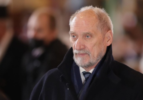 Antoni Macierewicz zaliczył kompromitację. Nawet nie potrzebował Smoleńska