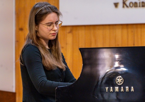 Młodzi pianiści rywalizowali w Koninie. Zagrali m.in. Chopina i Liszta