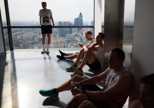 Morderczy wysiłek w Biegu na szczyt Rondo 1. Polak triumfuje