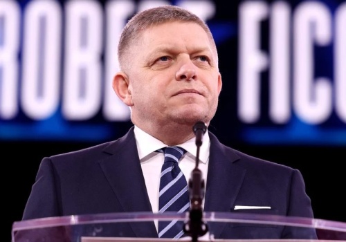 Premier Słowacji oskarżany o zdradę