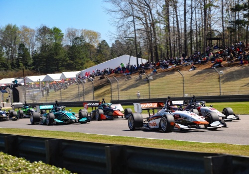 Trzy wyścigi, trzy podia – trzecie miejsce w pierwszym wyścigu Tymka Kucharczyka w Birmingham