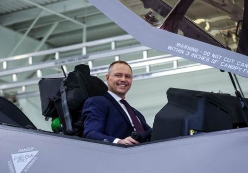Karol Nawrocki zapozował w F-35. Wizyta przed wystąpieniem na CPAC