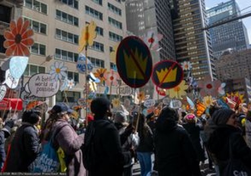 Działo się w nocy. Miliony na ulicach USA, protesty przeciw Trumpowi