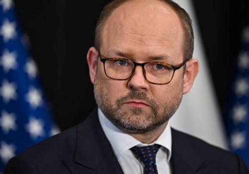 Przydacz odpowiada szefowi MON. 