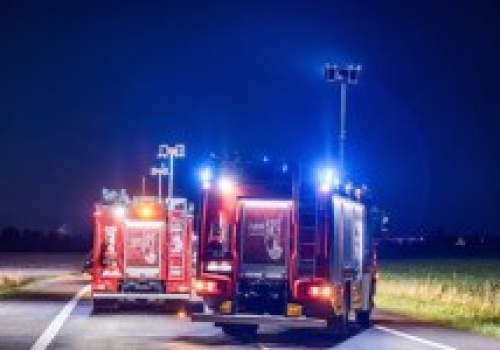 Makabryczny wypadek. Auto wbiło się w kłody drewna, zginęła 11-latka