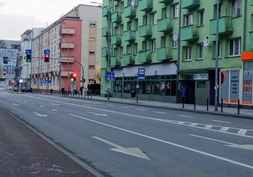 Na ulicach nie widać korków. To efekt wysokich cen benzyny