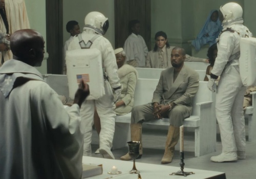 Gruba odklejka czy artyzm? Żona Kanye Westa zrobiła mu klip z Travisem Scottem