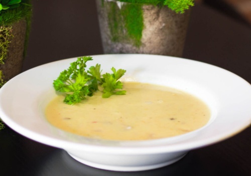 Ta zupa z kiszonej kapusty może być hitem Wielkanocy. Sekret tkwi w jednym dodatku