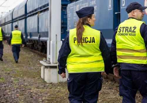 Malowali graffiti na wagonie kolejowym w Gdyni, zostali zatrzymani
