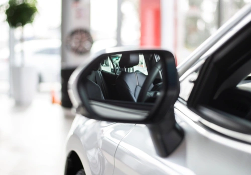 Hybryda na hybrydę. Tak Polacy kupują teraz samochody