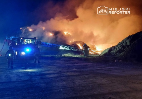 Kolejny pożar składowiska odpadów. Przez noc pracowało 50 strażaków
