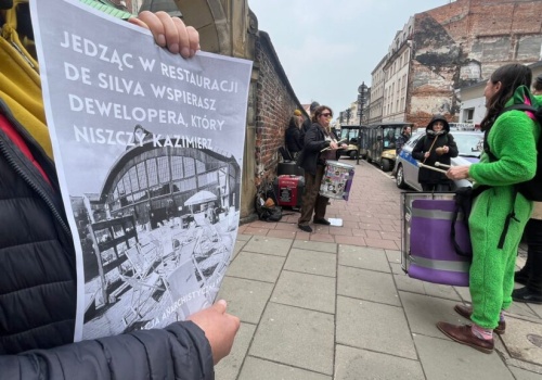 Protest na Kazimierzu: spod kościoła Bożego Ciała pod Starą Zajezdnię (Galeria)