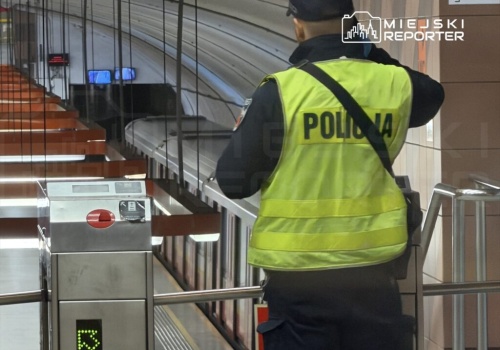 Osoba wpadła pod pociąg metra. Kilka stacji zamkniętych