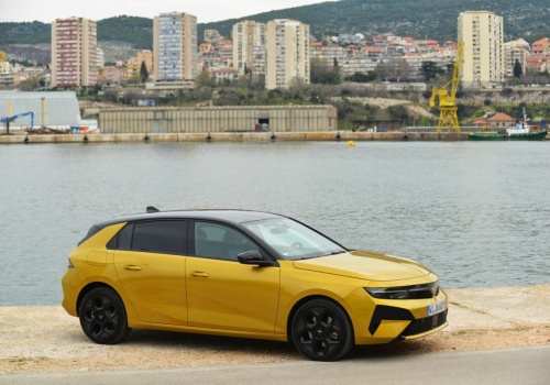 Jeździliśmy nowym Oplem Astra. Jest lepszy od poprzednika pod każdym względem