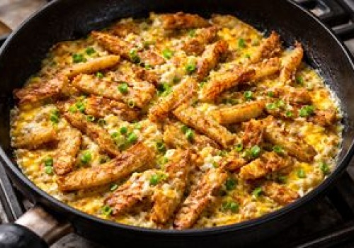 Ten przepis z dawnych lat znów krąży po kuchniach. Potrzebujesz placków ziemniaczanych