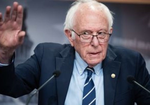 Amerykański senator kontra AI. Bernie Sanders przesłuchuje Claude'a