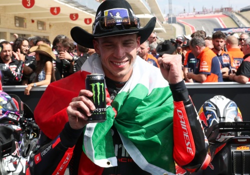 Wyjątkowe obrazki w MotoGP. Włoch przeszedł do historii