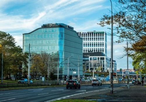 Koszty eksploatacyjne biura na wynajem: stabilizacja czy nowe podwyżki w biurowcach?