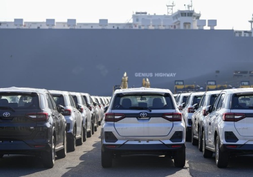 Toyota w obliczu globalnych zawirowań. Spadek sprzedaży i kryzys logistyczny