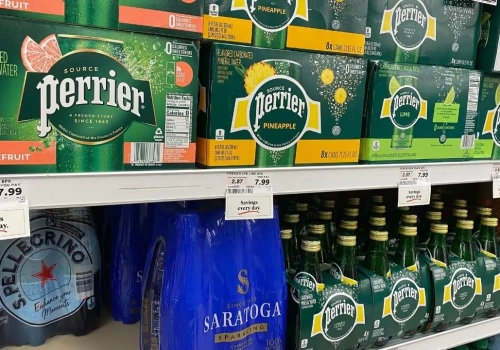 Nestlé sprzedaje udziały w biznesie wodnym. Transakcja za miliardy euro