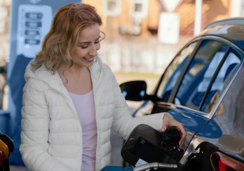 Niższe ceny paliw. Część nowych przepisów już obowiązuje
