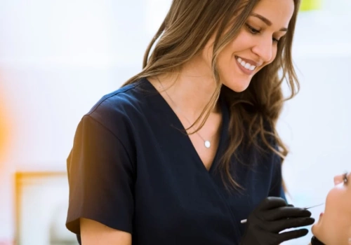 Branża beauty wciąż potrzebuje specjalistów. Jak zdobyć kwalifikacje technika usług kosmetycznych?