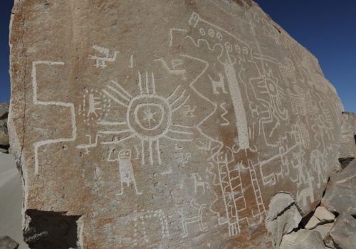 Kosmowizja ukryta w petroglifach Toro Muerto