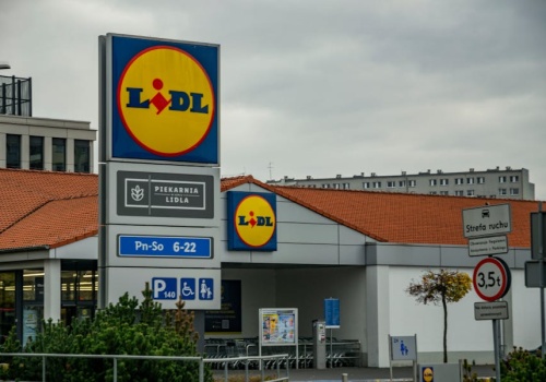 UOKiK sprawdza rabaty. Biedronka i Lidl zmieniają sposób pokazywania promocji