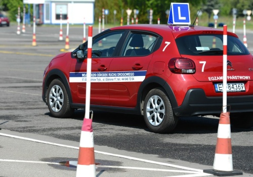 Są szczegóły zmian w egzaminach na prawo jazdy. Likwidacja placu i co jeszcze?