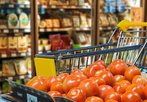 PiS chce obniżyć VAT na żywność do 0%. Czy to realne?