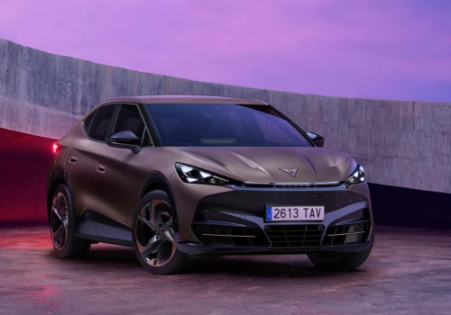 Wjechała odświeżona Cupra Tavascan. Jest słabsza, ale za to tańsza