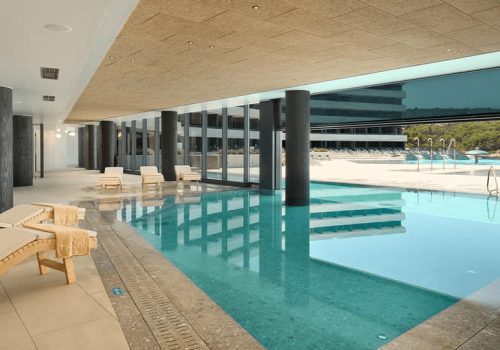 Chorwacja 🌊 Wyspa Brac tylko 20 m od plaży 🏖️ 4* hotel z basenem i wyżywieniem