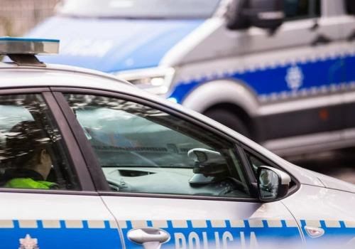 Ciała seniorów w mieszkaniu. Na miejscu 19-latek