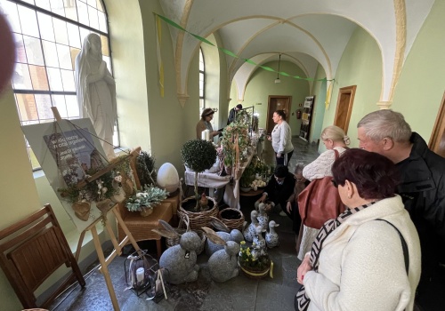 Obra: pierwszy Wielkanocny Jarmark u Oblatów