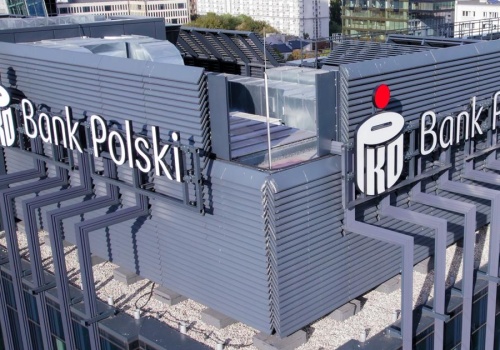 Netflix zwiększa zatrudnienie w Polsce, Mirbud czeka na decyzję KIO, a energetyka wraca do łask (Najważniejsze informacje dnia)