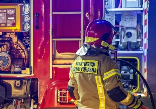 Płonie basen w Krośnie! Na miejscu osiem zastępów straży, trwa akcja gaśnicza