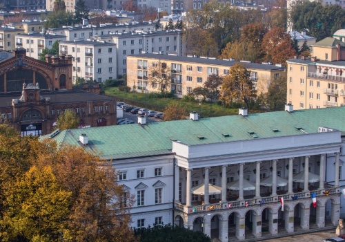 Kolos na torach, czyli jak warszawski pałac 