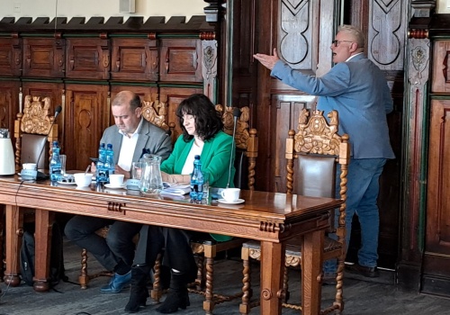 Chojnice: wiceprzewodniczący nie przyjął przeprosin od radnego.  „W części wprost zaprzecza faktom”