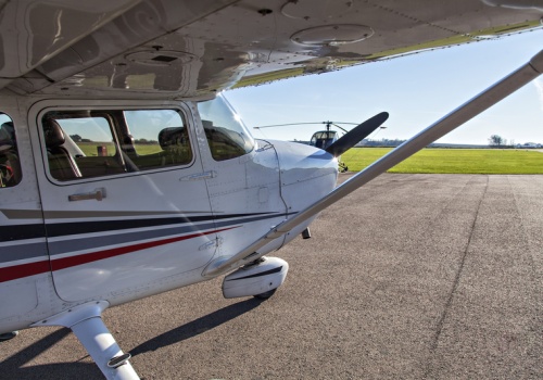 58-latek z Florydy próbował ukraść samolot, żeby polecieć w odwiedziny do siostry