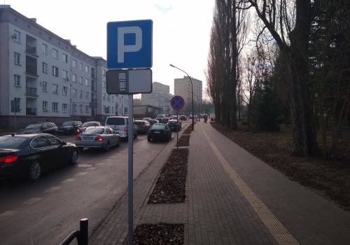 Olsztyn. Zakaz zatrzymywania się w strefie parkingowej. Drogowa zagadka na al. Sybiraków