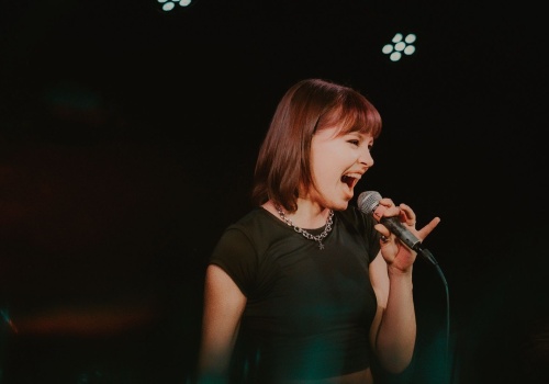 Elis: Młody głos, wielka scena i jeszcze większe ambicje