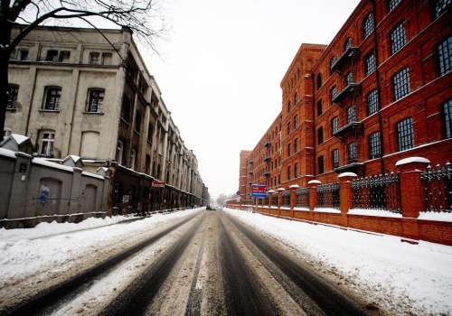 Mniej biedy, ale więcej niepewności? Tak żyją dziś Polacy