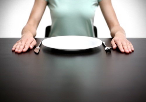 Post jakościowy a post ilościowy – czym się różnią? Który obowiązuje w Wielkim Poście i co można jeść? Wykluczone jest nie tylko mięso