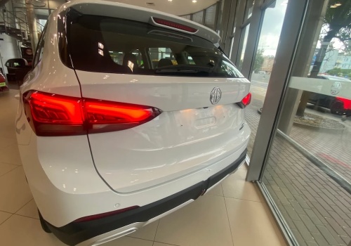 Hybrydowe MG ZS za 82 100 zł. Plus jest taki, że nie trzeba czekać jak na Volkswagena Taigo