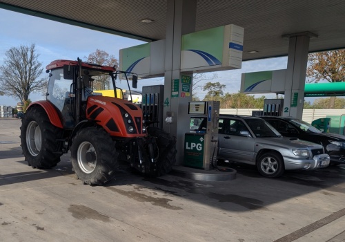 Paliwo tańsze? Rolnicy liczą i wychodzi drożej. VAT zmienia wszystko
