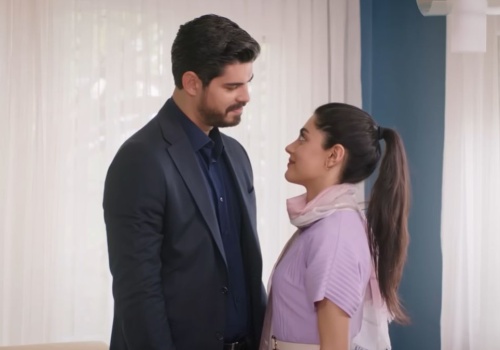 Panna młoda odc. 69, 70. Cihan sprowadza Hancer do rezydencji. Mukkander jest wściekła